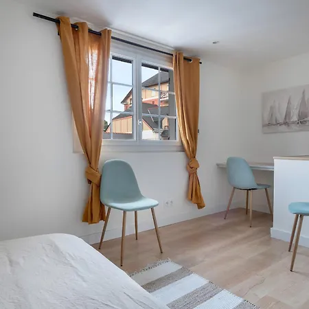 Holiday home 200m De La - Grande Maison Pour 6 Adultes Et 2 Enfants