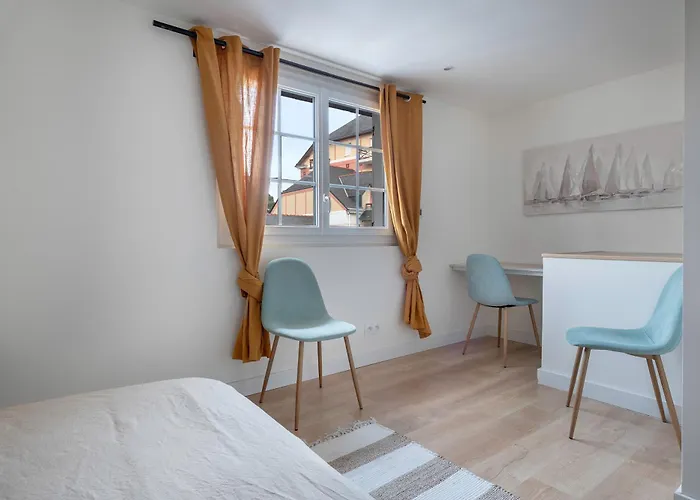 Holiday home 200m De La - Grande Maison Pour 6 Adultes Et 2 Enfants