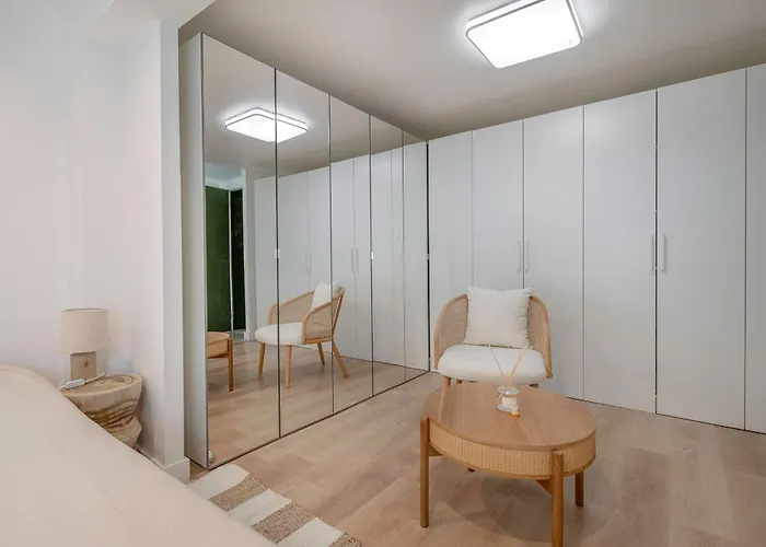 200m De La - Grande Maison Pour 6 Adultes Et 2 Enfants