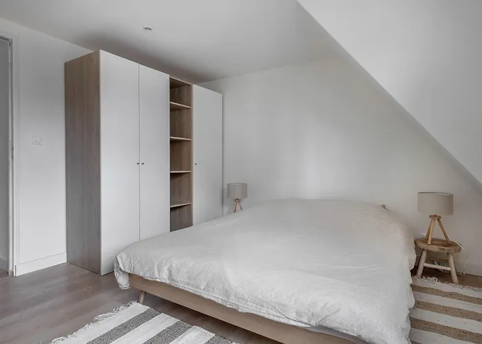 Holiday home 200m De La - Grande Maison Pour 6 Adultes Et 2 Enfants