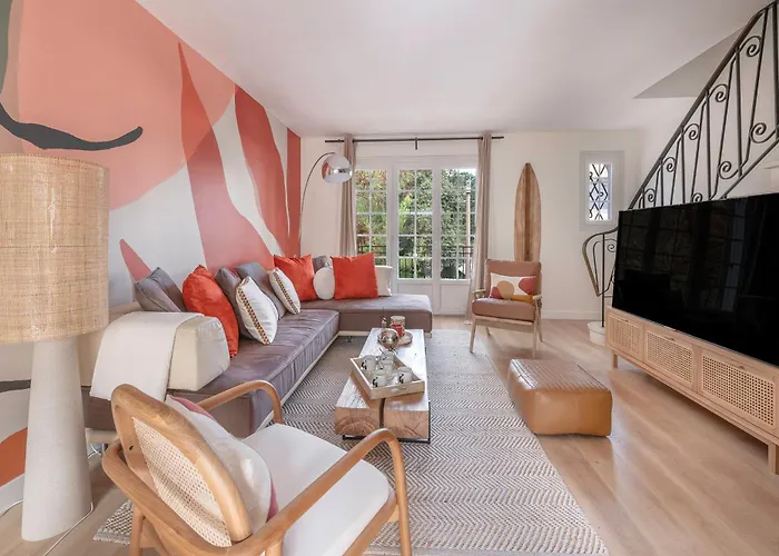 Holiday home 200m De La - Grande Maison Pour 6 Adultes Et 2 Enfants